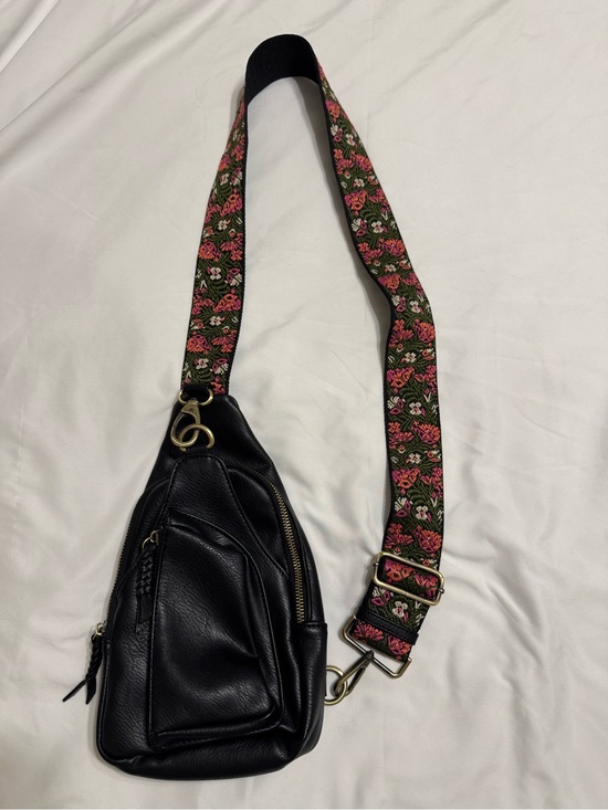 Antik Kraft Handbags - Antik Kraft Black Leather Crossbody Bag with Pink and Green Floral Strap